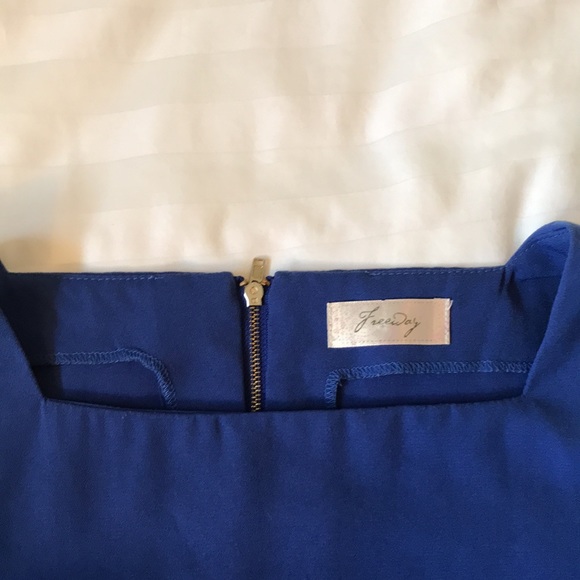 Free w a bundle Royal blue square neck 3/4 sleeve top with exposed back zipper - Picture 3 of 4
